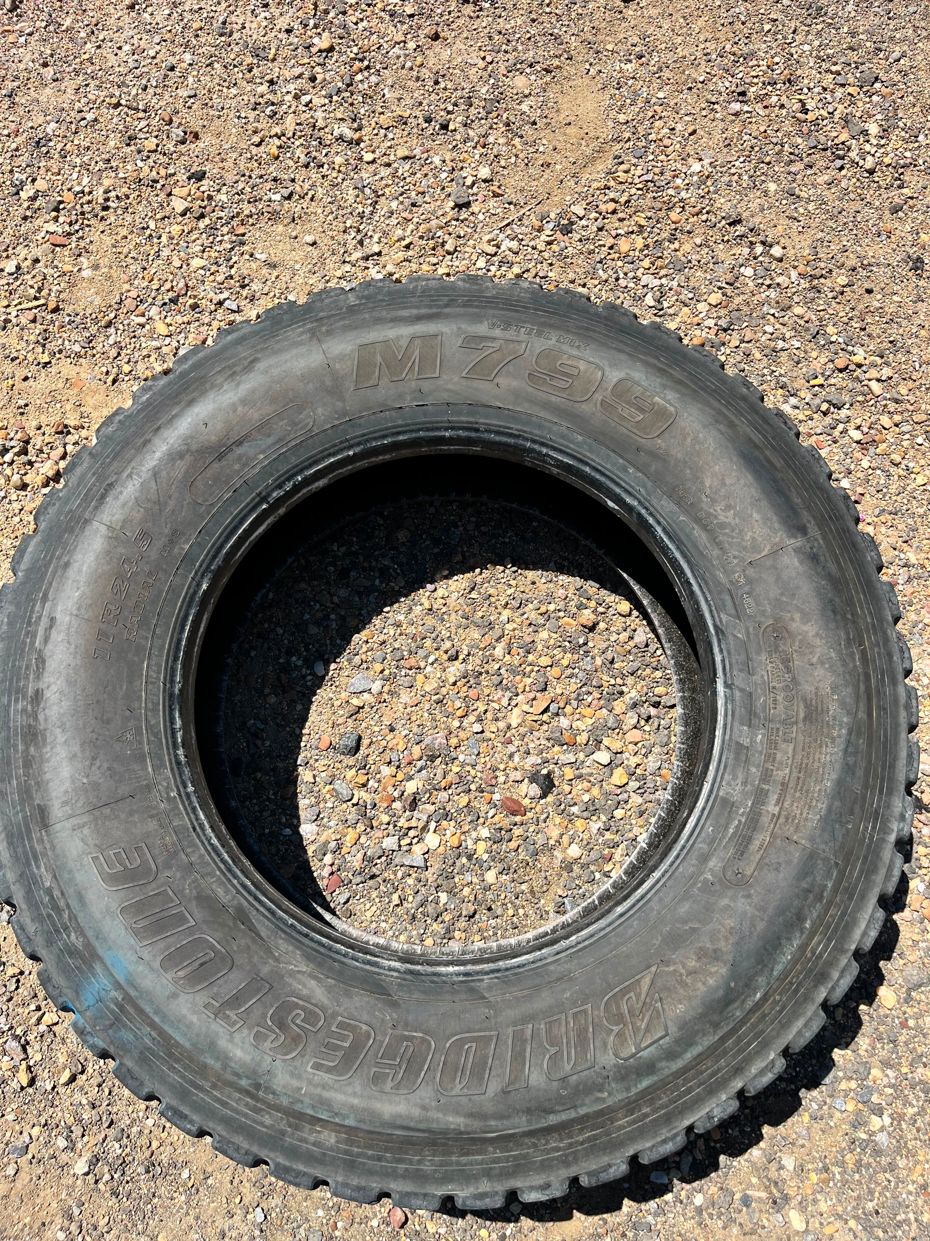 11R24.5 Set (5 Used Tires) Bridgestone M799