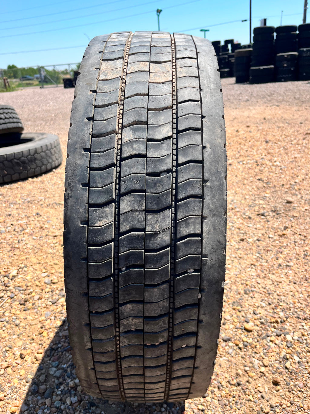 245/70R19.5 Set (4 Used Tires) Continental HDR