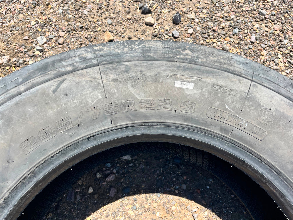 295/75R22.5 Single (1 Used Tire) Aeolus HN808