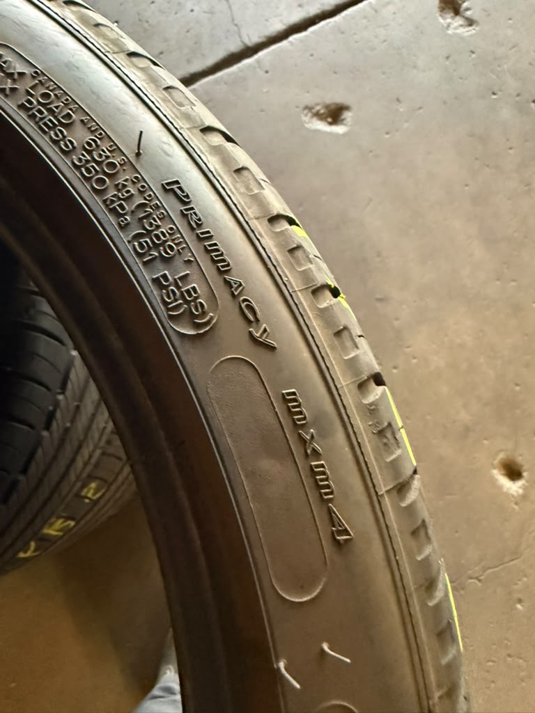 235/40R19 Set (4 Used Tires) Michelin Primacy MXM4