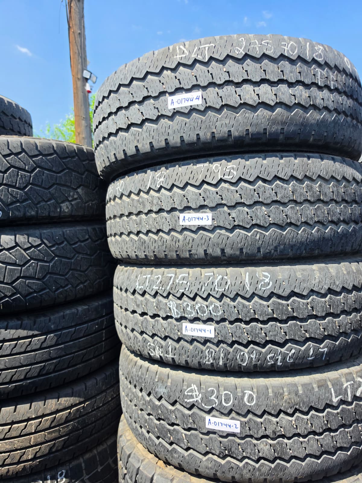 LT275/70R18 Set (4 Used Tires) Bridgestone Dueler