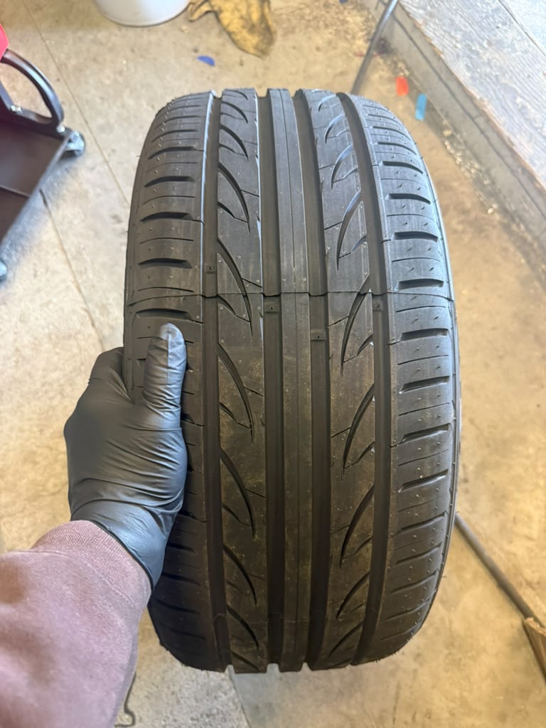 225/40R18 Set (Brand New Tires!!) Lexani Lx UhP207