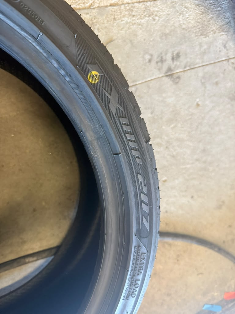 225/40R18 Set (Brand New Tires!!) Lexani Lx UhP207