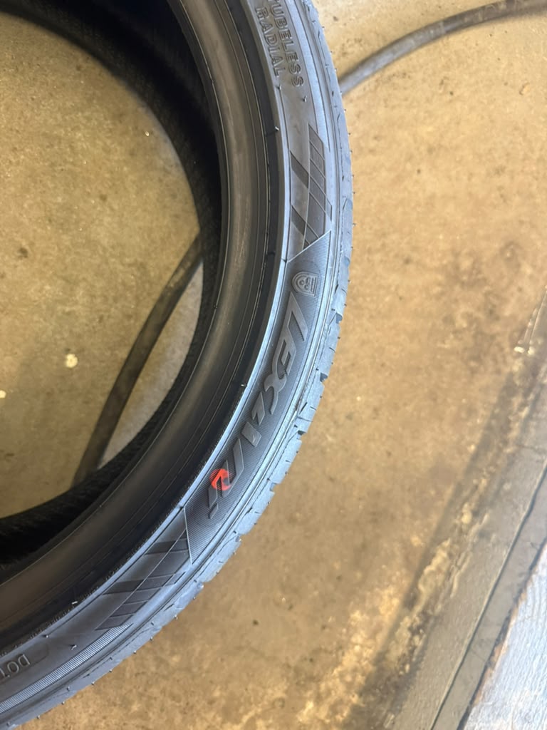 225/40R18 Set (Brand New Tires!!) Lexani Lx UhP207