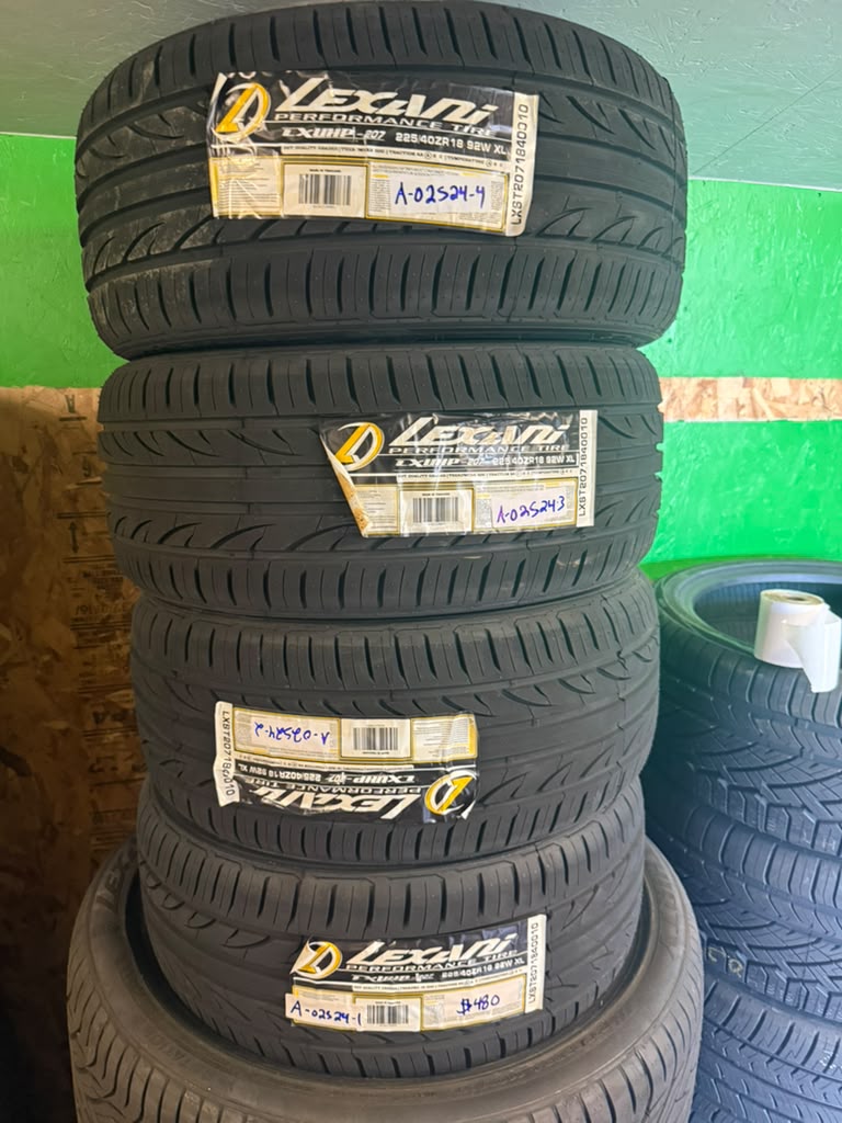 225/40R18 Set (Brand New Tires!!) Lexani Lx UhP207