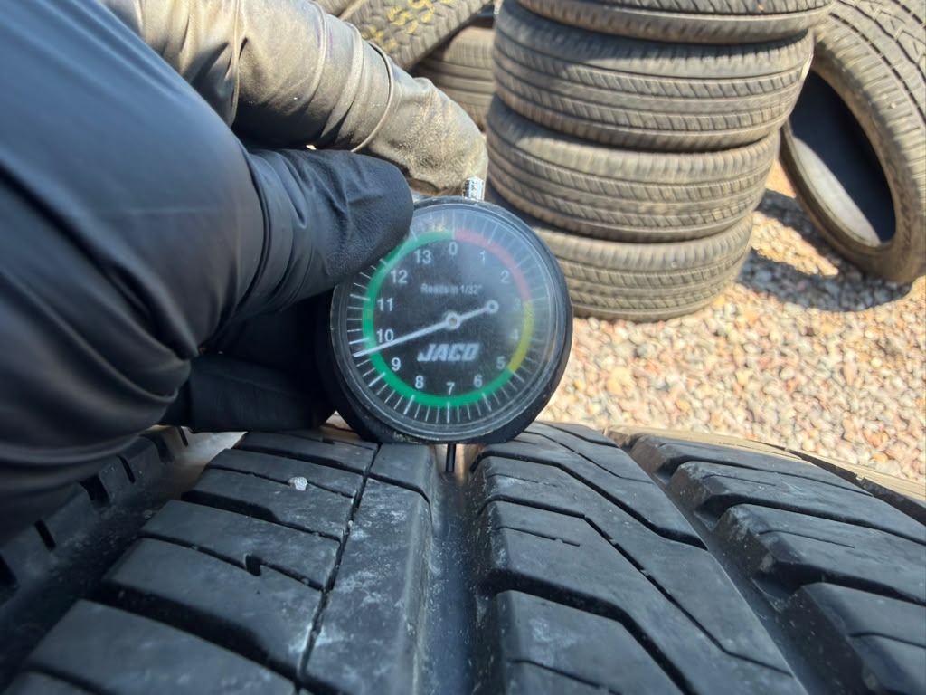 245/40R18 Pair (2 Like New Tires!!) Ironman Imove Gen 3 AS