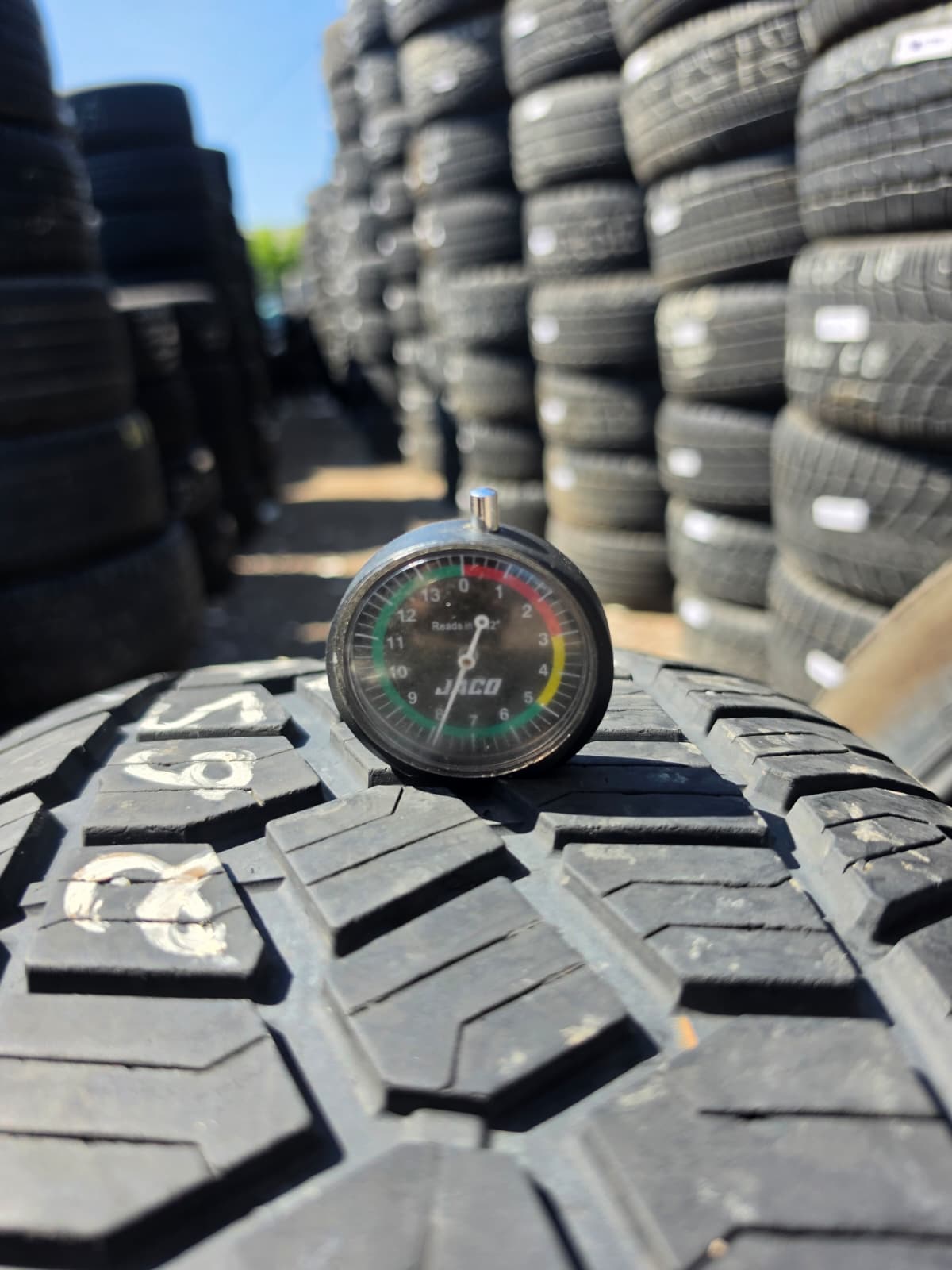 265/65R18 Pair (2 Used Tires) Mastercraft  Stratus