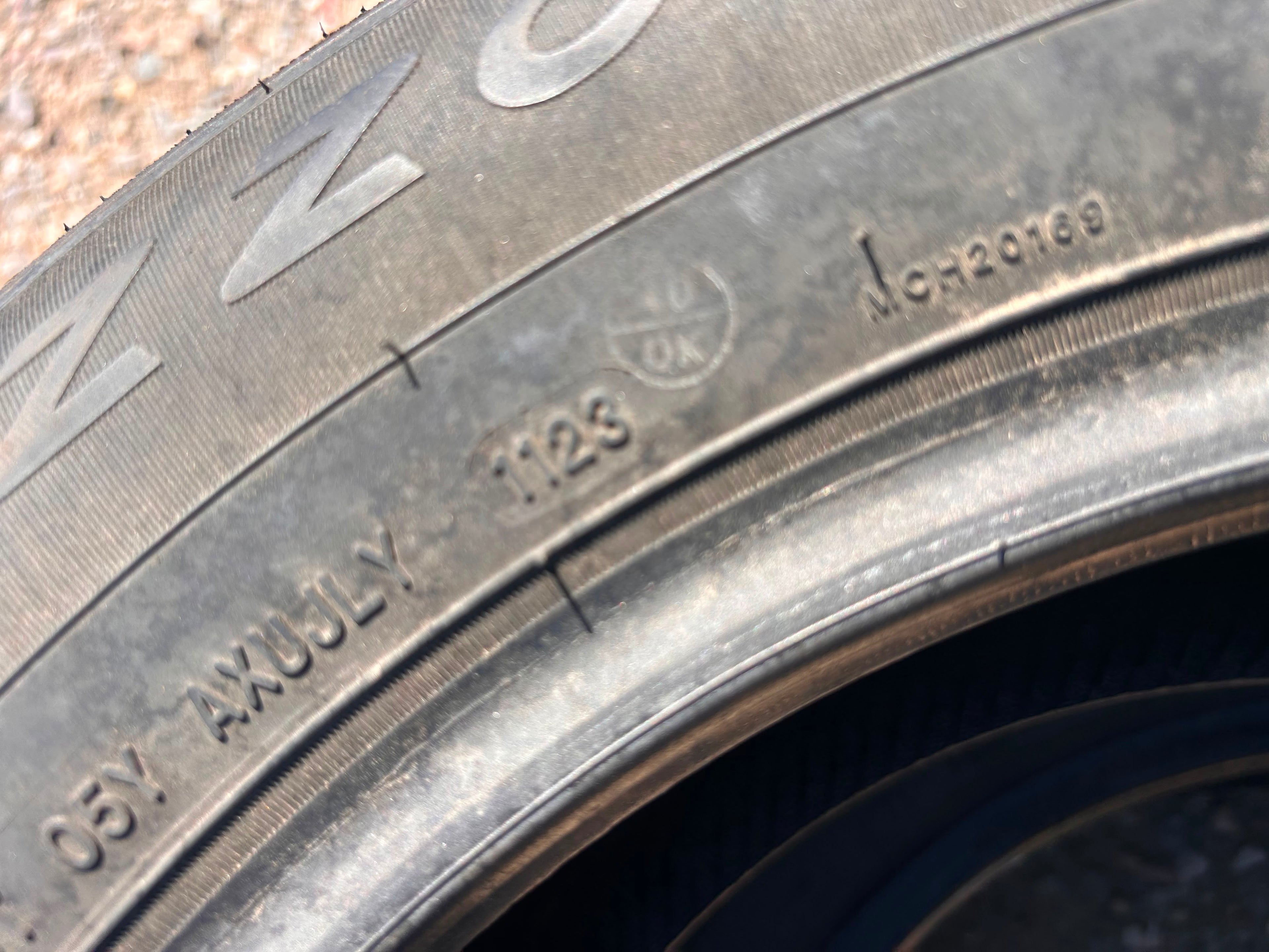 215/60R16 Pair (2 Used Tires) Sailun Atrezzo SH408