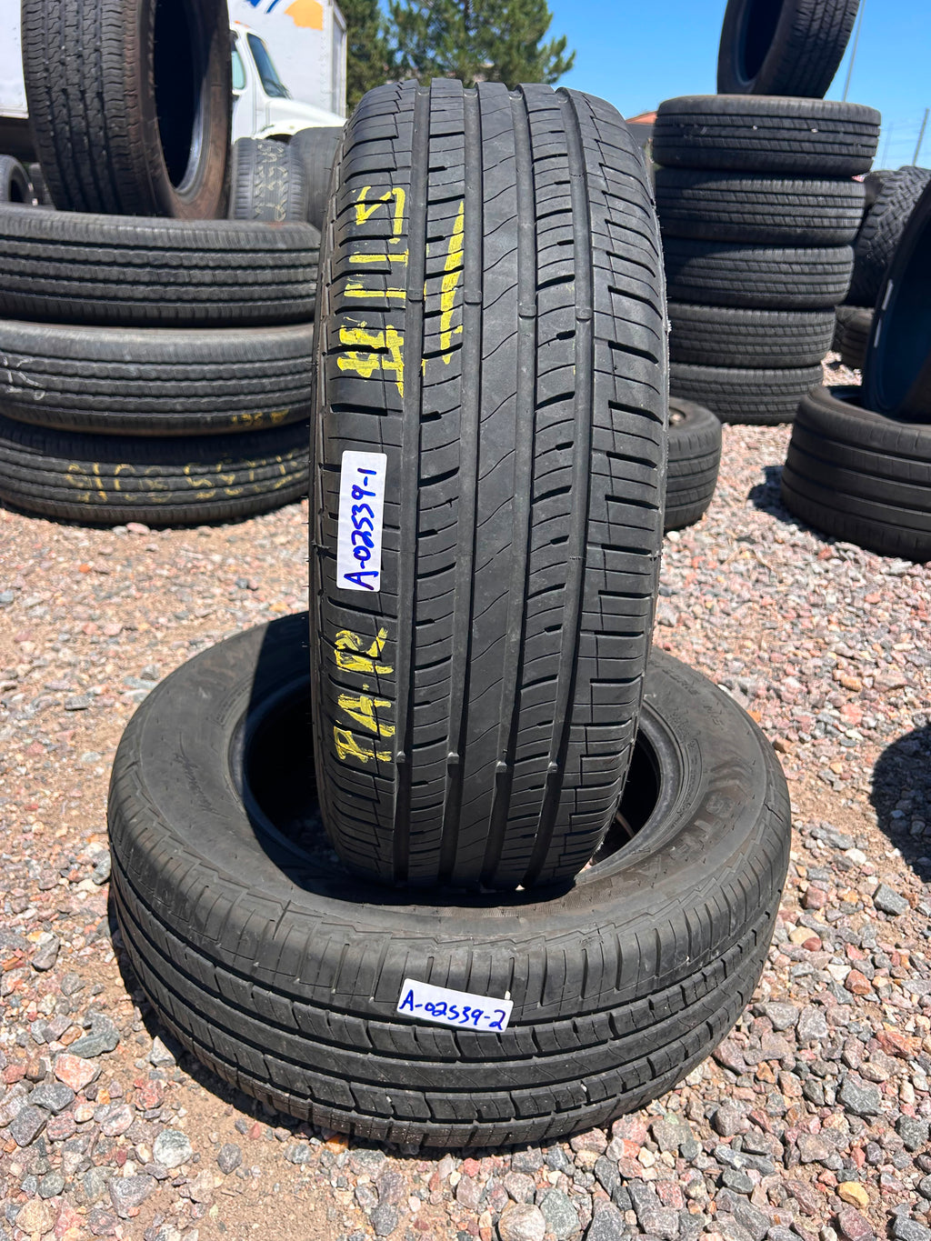 205/60R16 Pair (2 Used Tires) Mastercraft Stratus