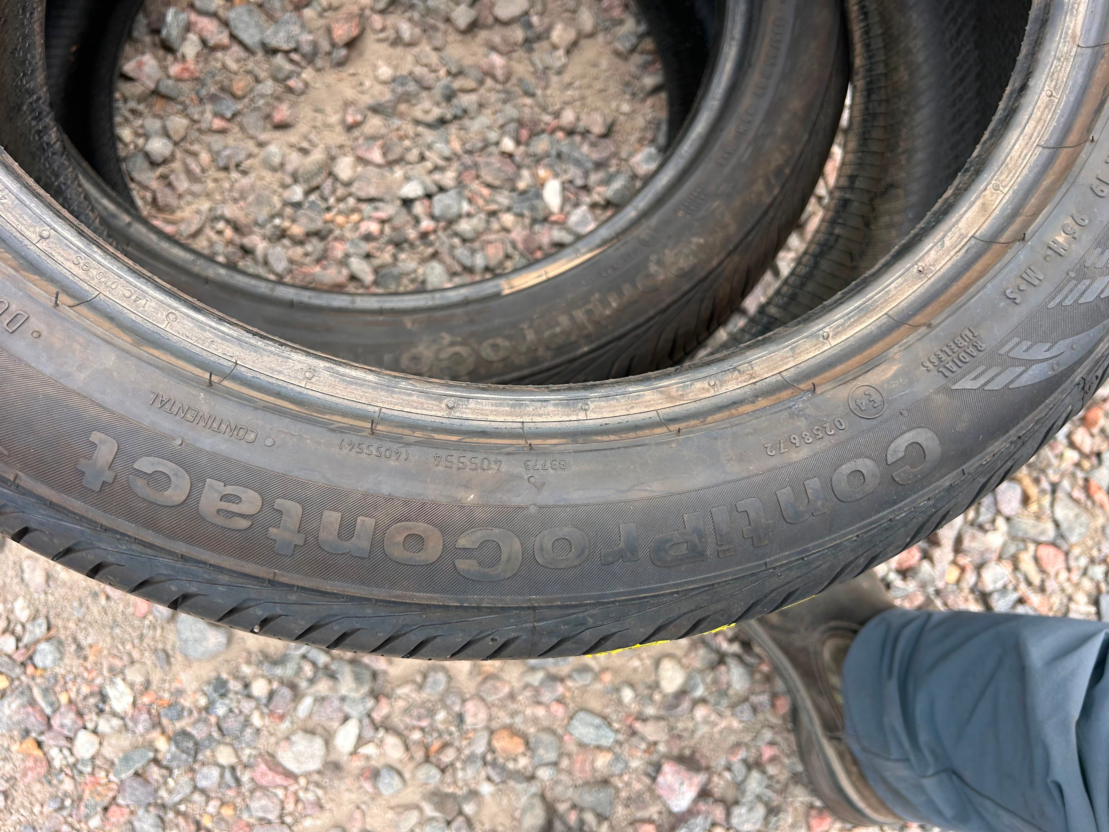 235/45R19 Pair (2 Like New Tires) Continental Contiprocontact