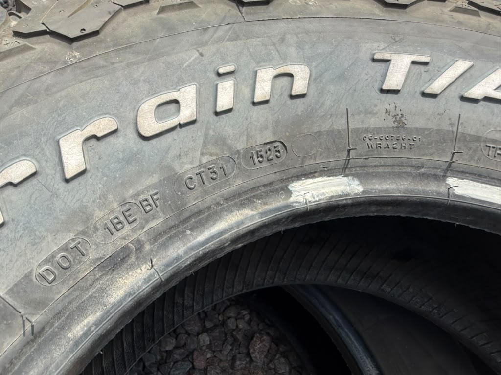 LT285/70R17 Pair (2 Used Tires) Bfgoodrich K02