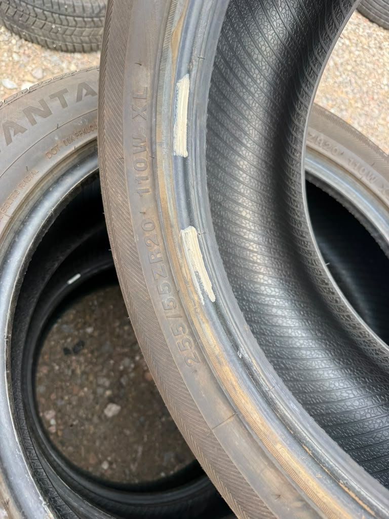 255/55R20 Set (4 Used Tires) Vantage Sport UHP XL
