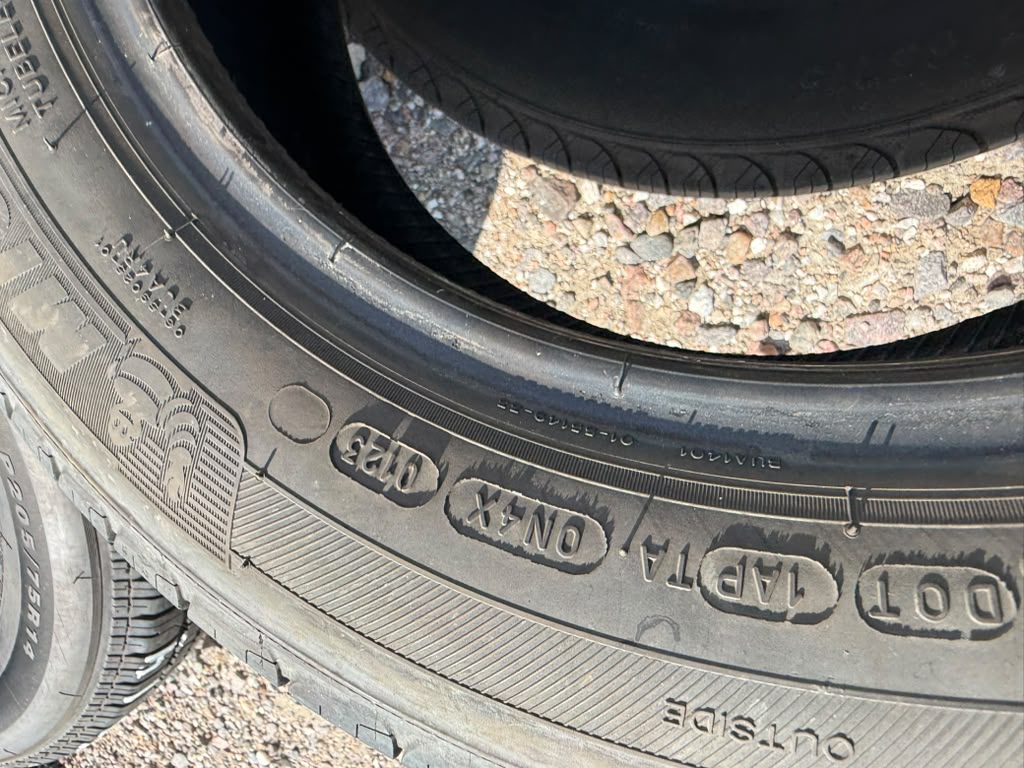 195/65R15 Pair (2 Used Tires) Michelin Defender