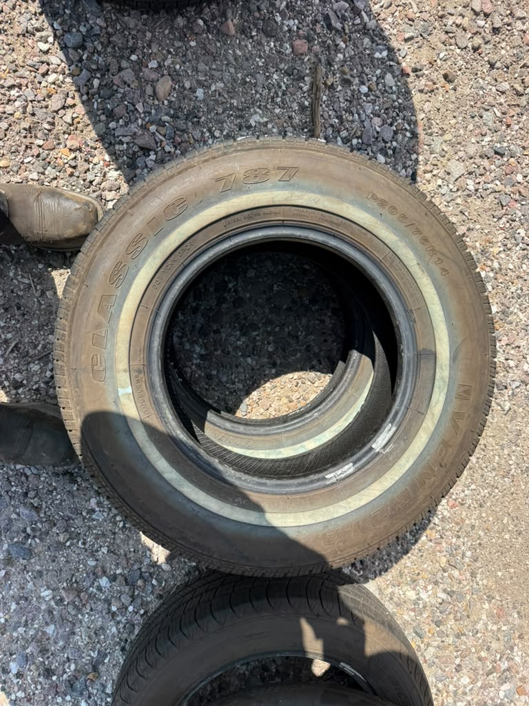 205/75R14 Pair (2 Used Tires) Venezia Classic