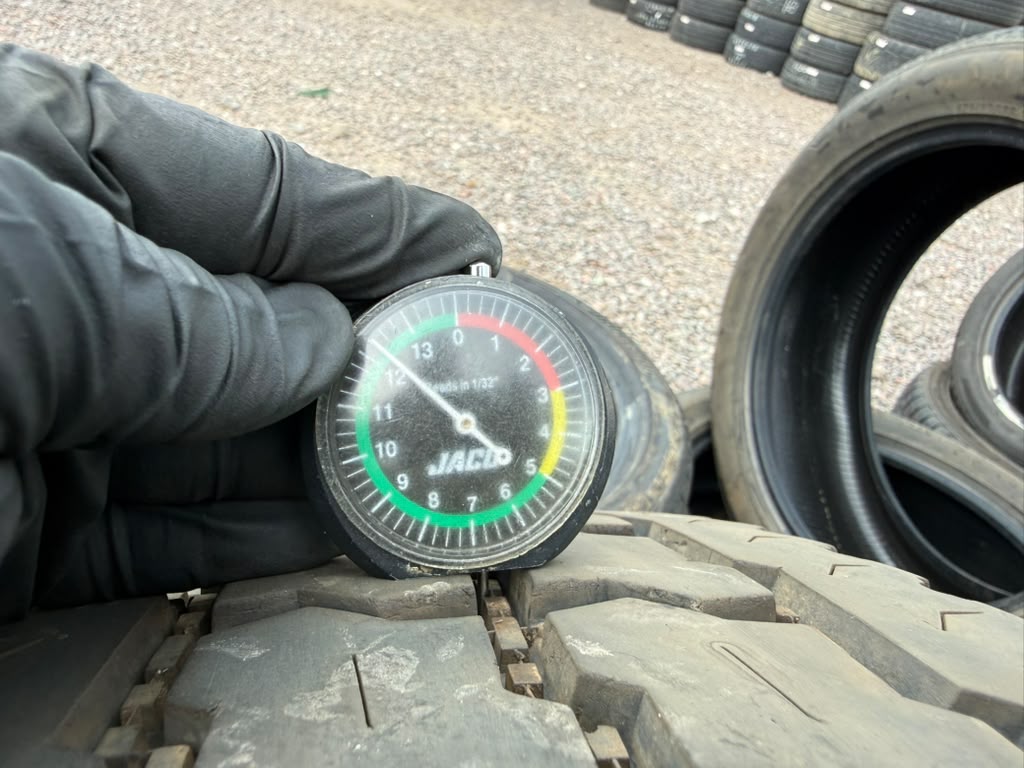 225/70R19.5 Pair (2 Used Tires) Hercules H-702