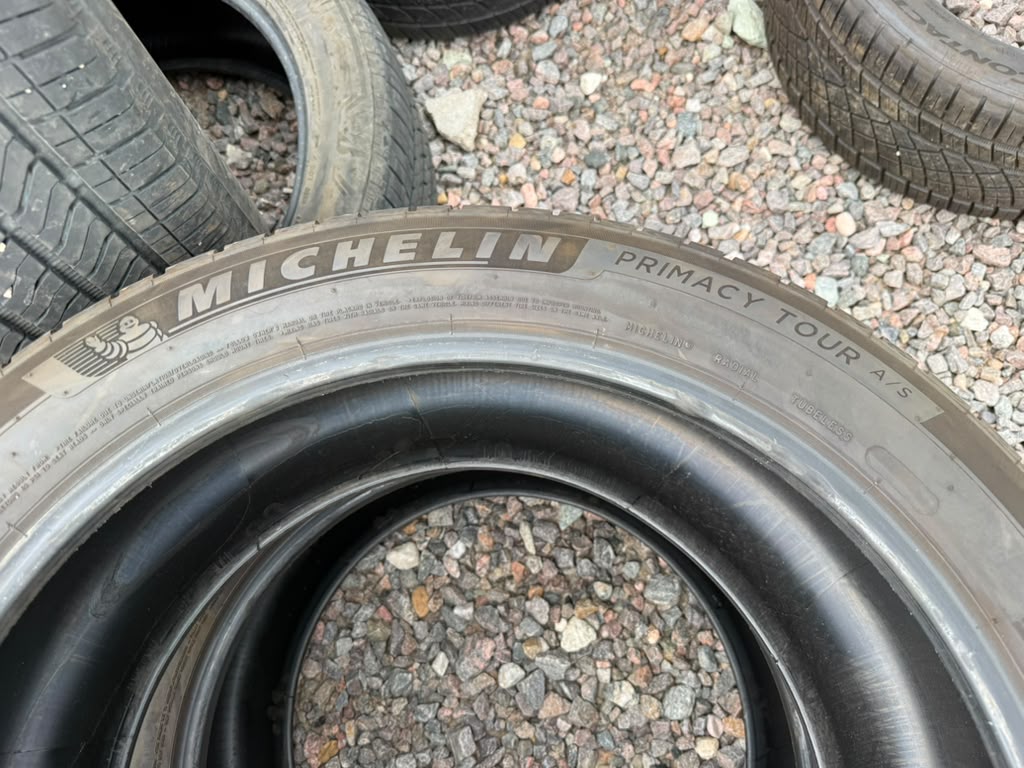 275/45R21 Pair (2 Used Tires) Michelin Primacy Tour