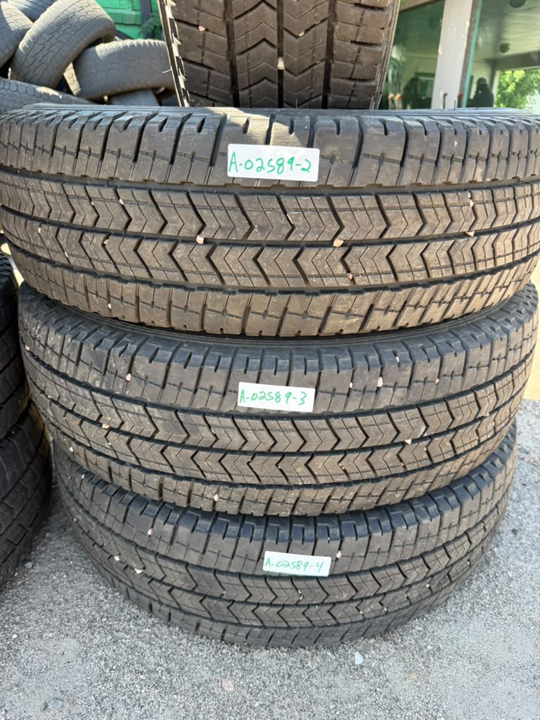 LT235/80R17 Set (4 Used Tires) Michelin Primacy LTX