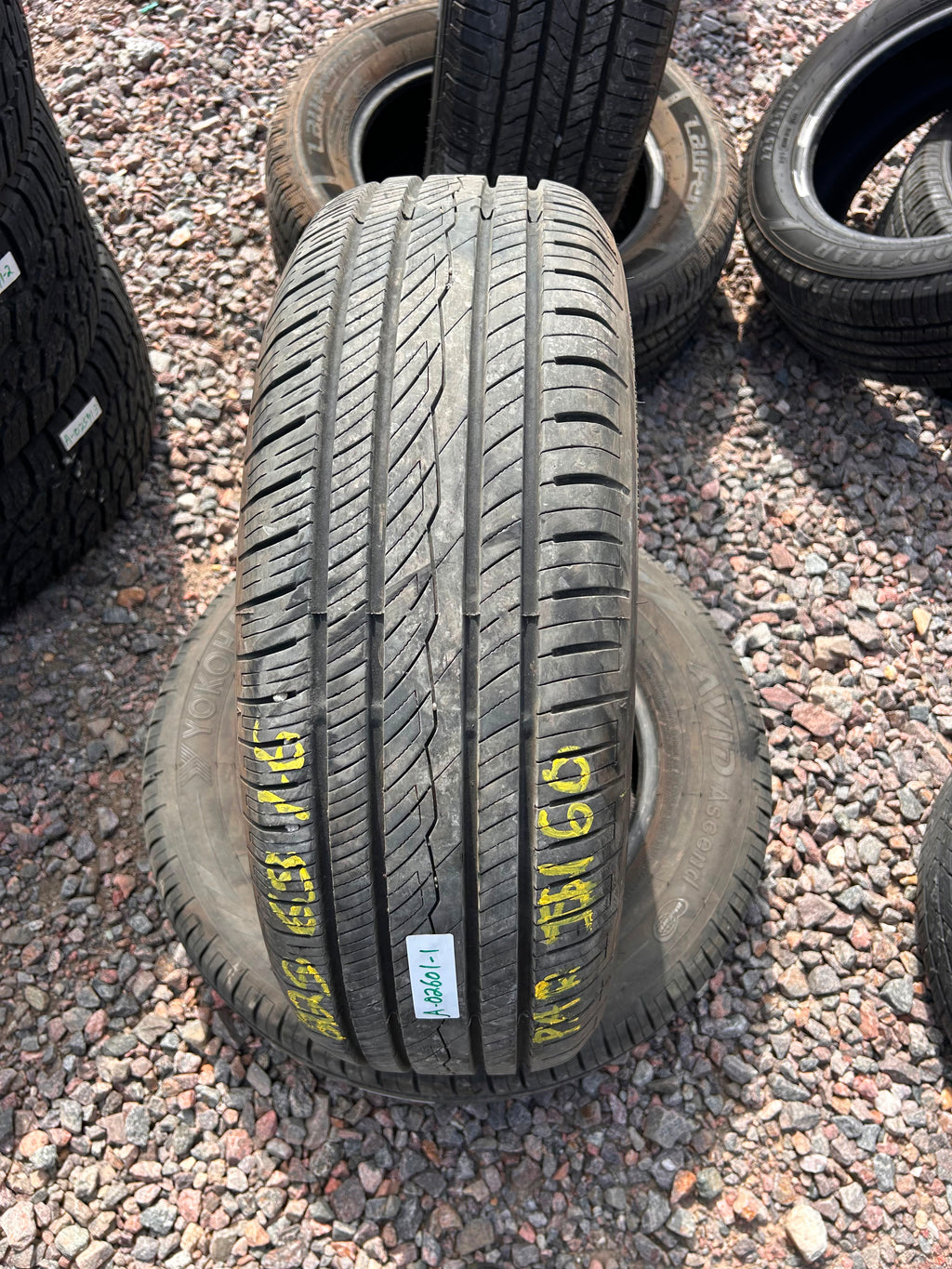 225/65R16 Pair (2 Like New Tires!!) Yokohama Avid Ascend