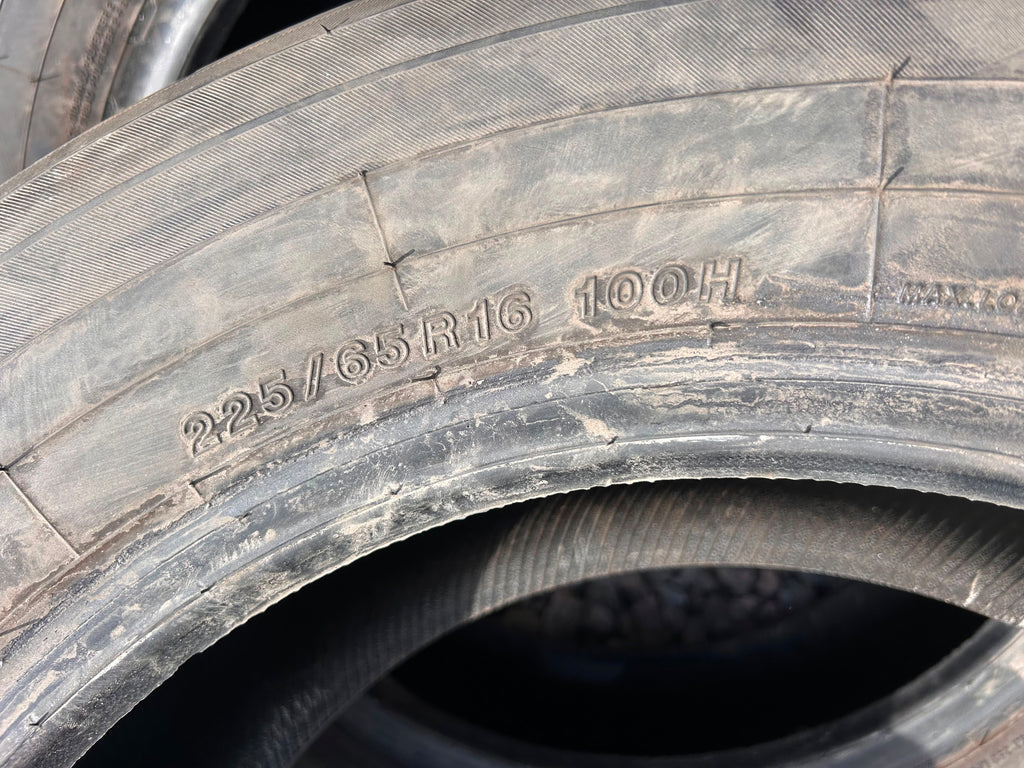 225/65R16 Pair (2 Like New Tires!!) Yokohama Avid Ascend
