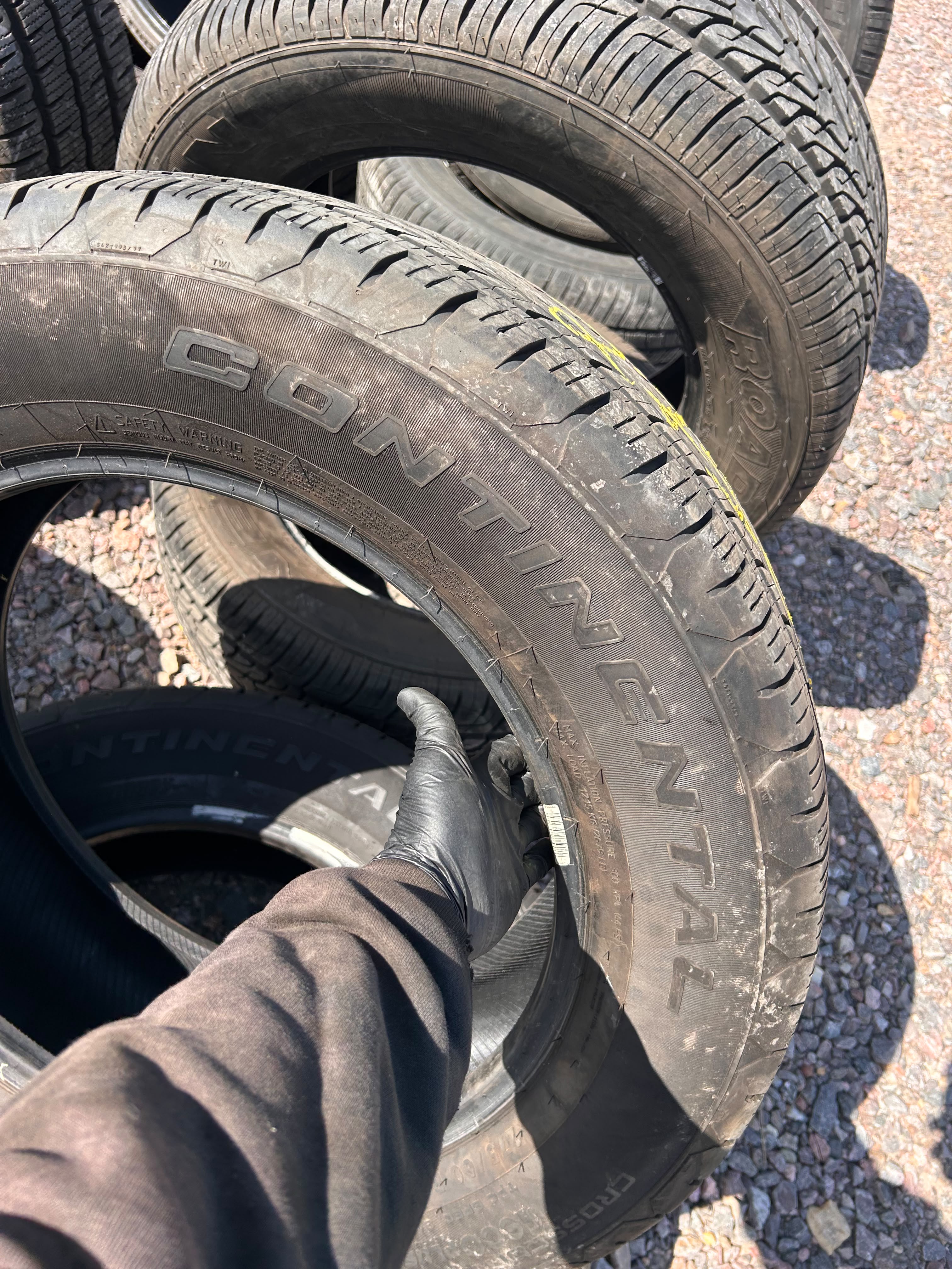 275/60R20 Pair (2 Used Tires) Continental CrossContact LX20