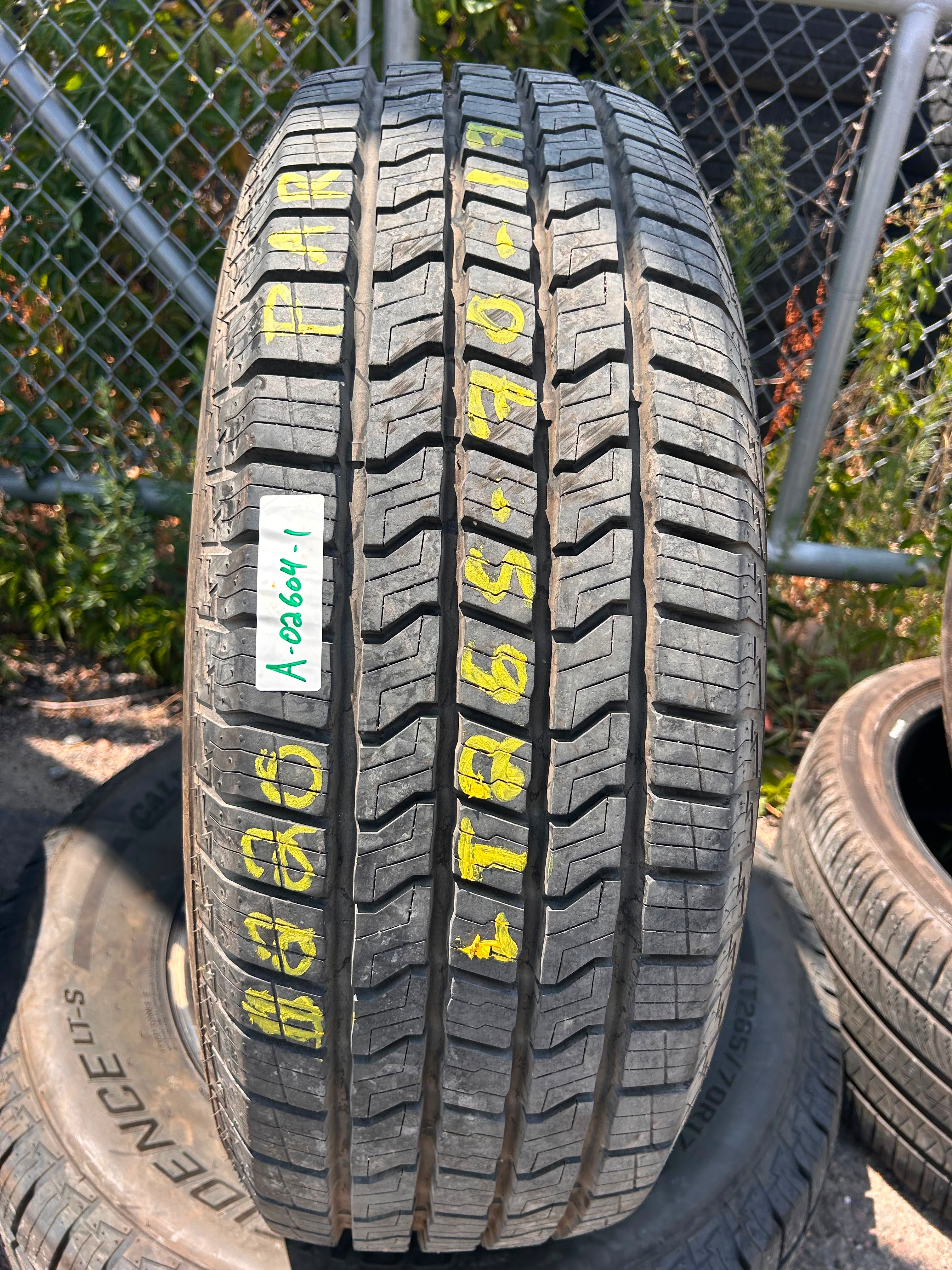 LT265/70R17 Pair (2 Like New Tires!!) Caldera Confidence LT-S