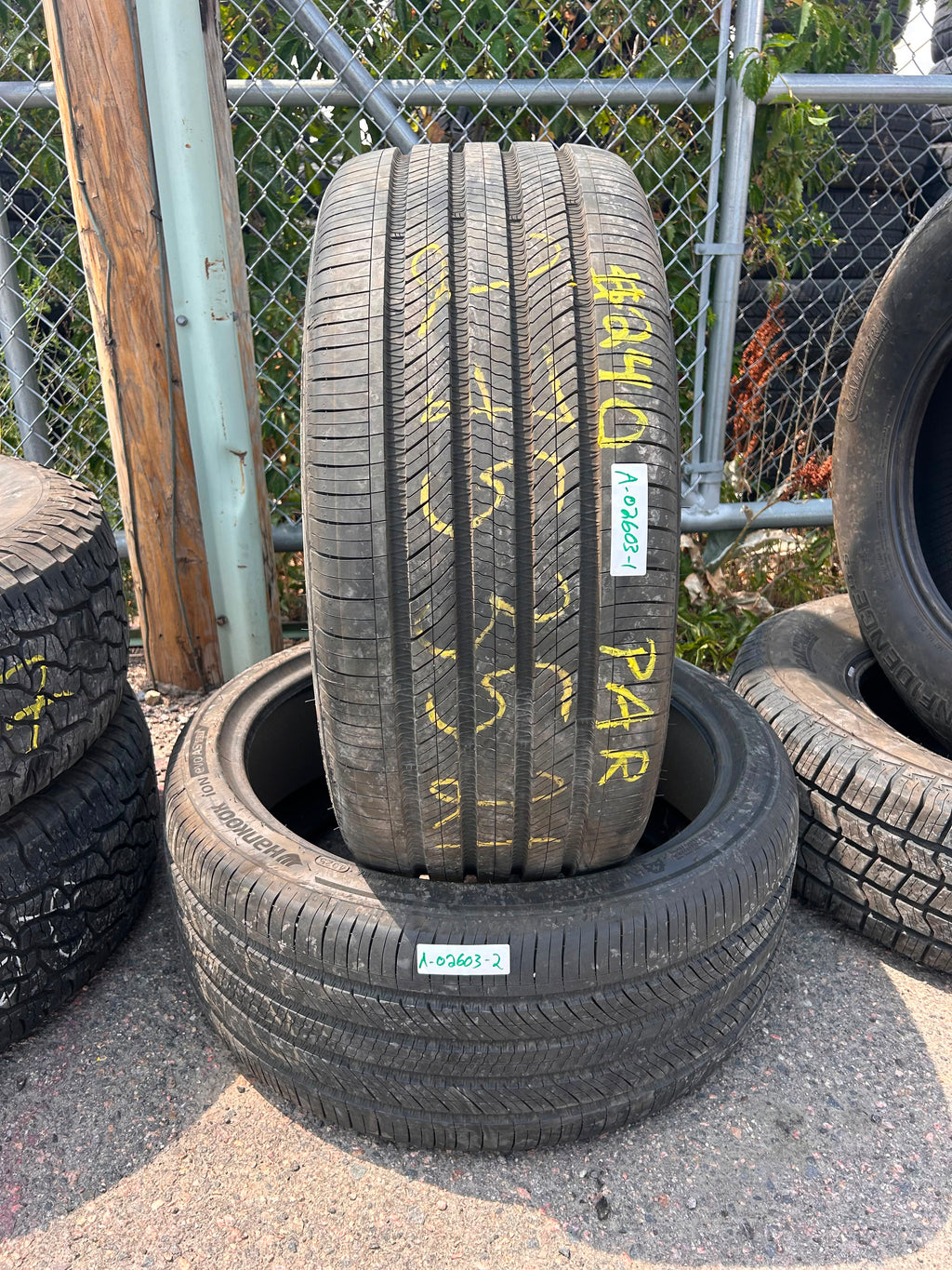 275/35R21 Pair (2 Like New Tires!!) Hankook ion Evo AS SUV