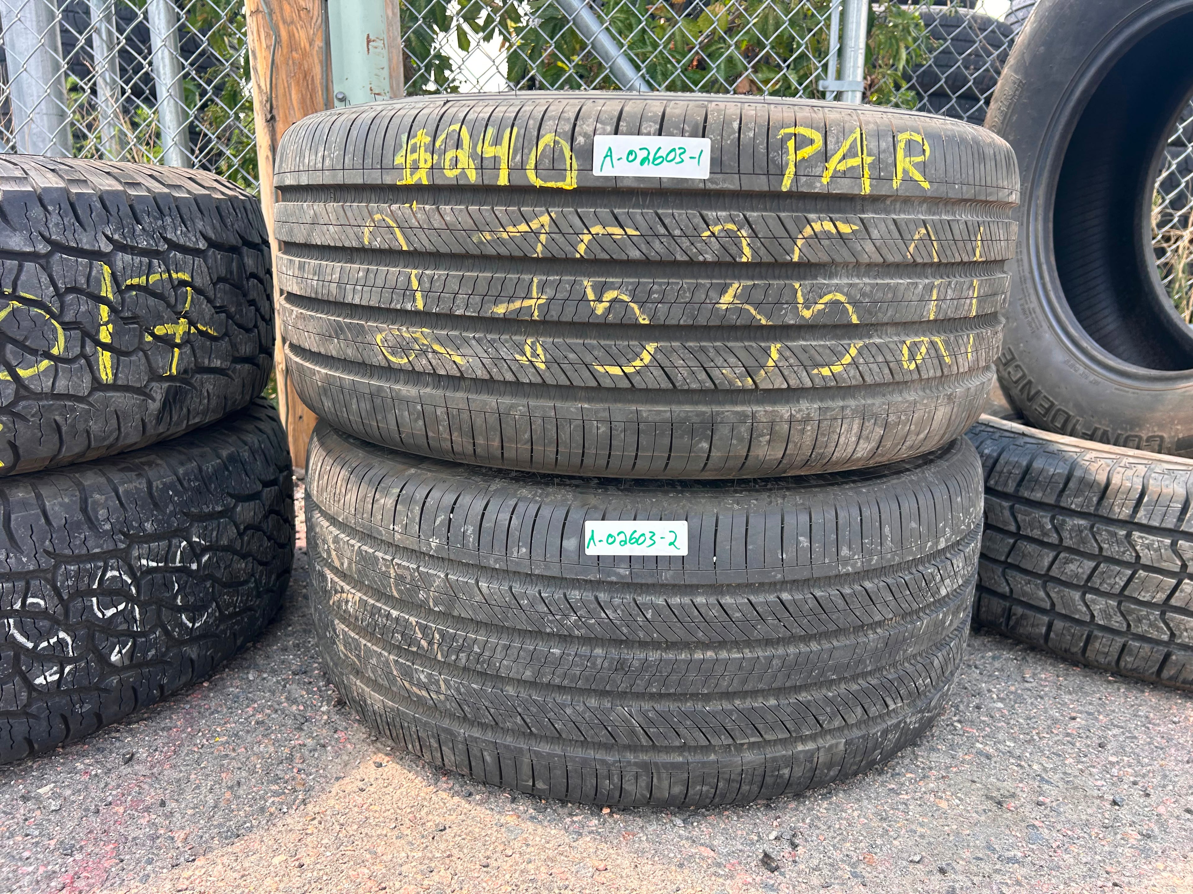 275/35R21 Pair (2 Like New Tires!!) Hankook ion Evo AS SUV