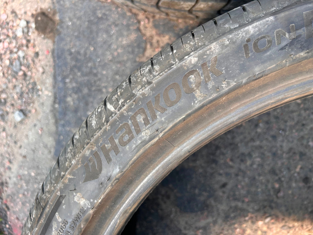 275/35R21 Pair (2 Like New Tires!!) Hankook ion Evo AS SUV