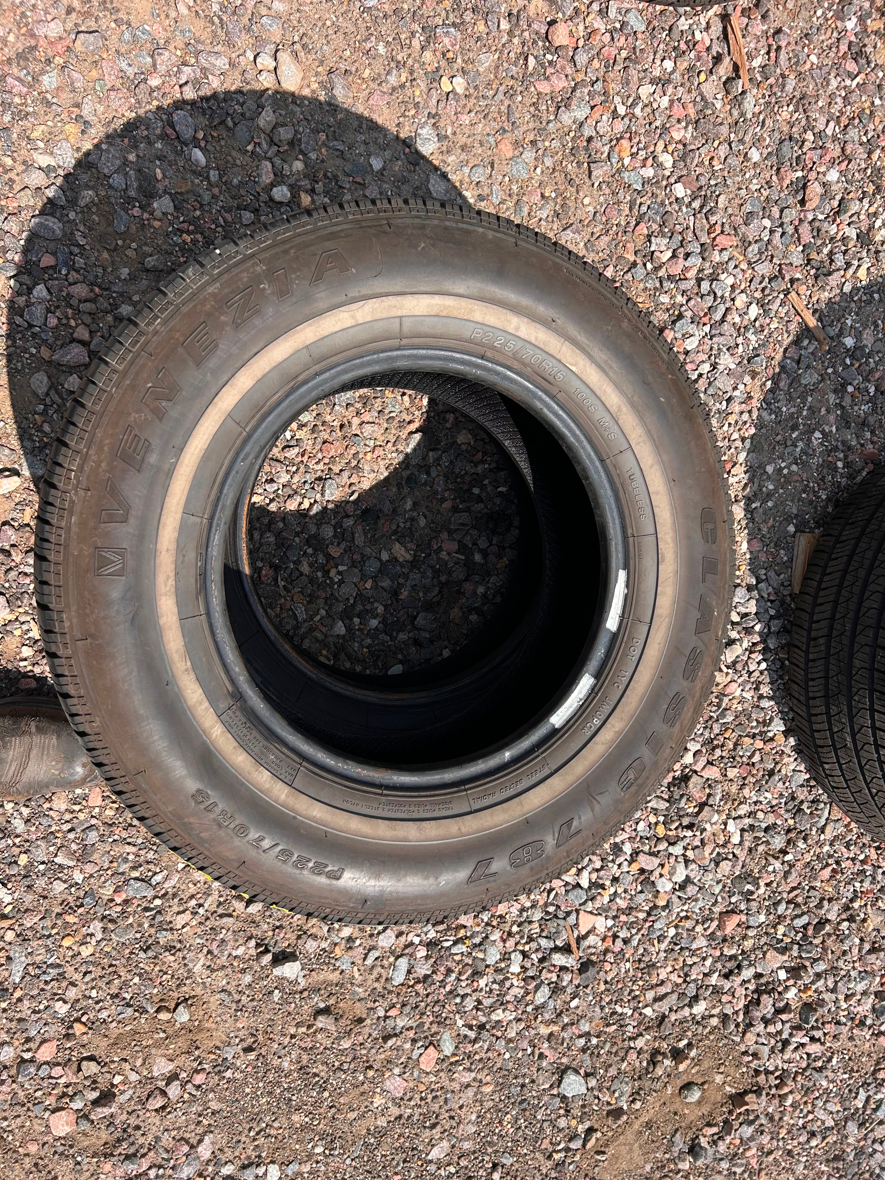 225/70R15 Pair (2 Used Tires) Venezia Classic 787