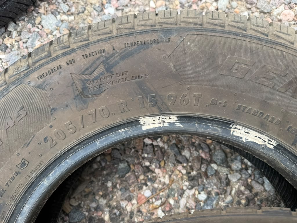 205/70R15 Pair (2 Like New Tires!!) General Altimax RT45