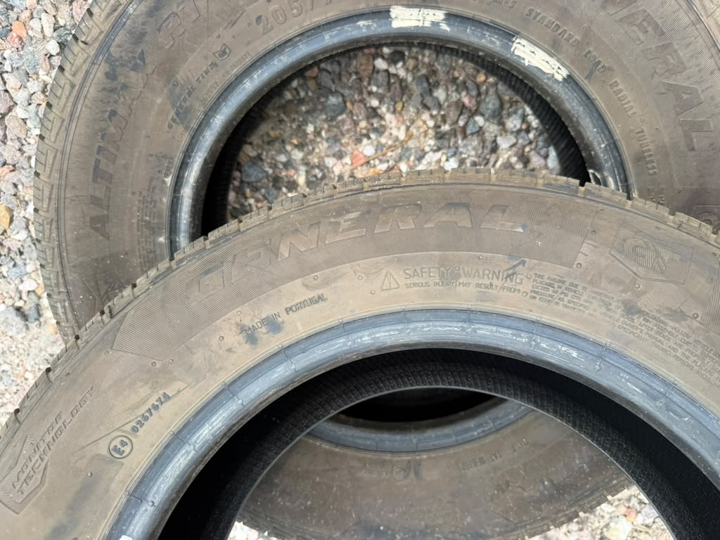 205/70R15 Pair (2 Like New Tires!!) General Altimax RT45