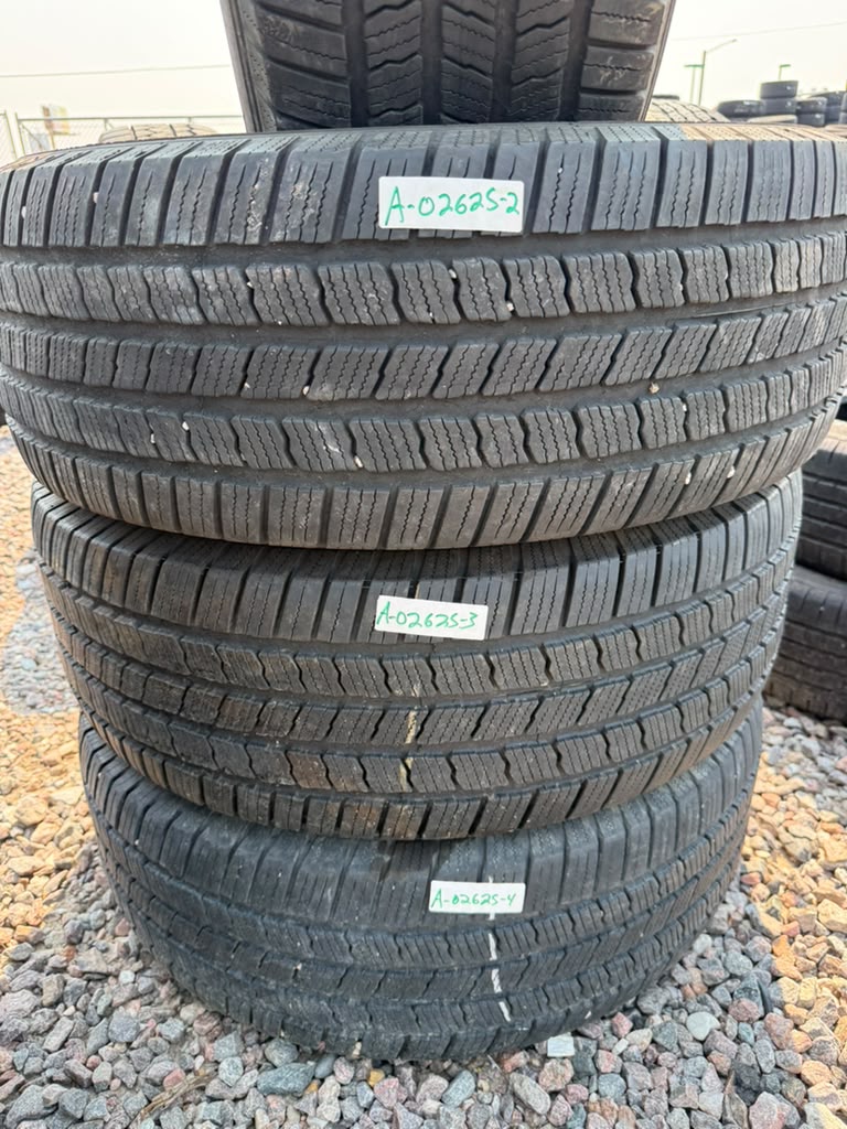 275/65R18 Set (4 Used Tires) Michelin Defender LTX