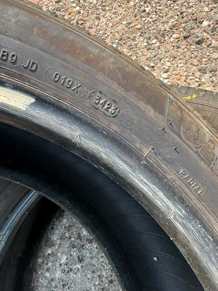 245/50R20 Pair (2 Used Tires) Michelin Defender 2