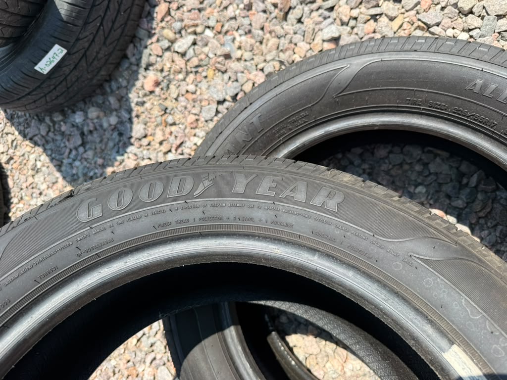 225/55R17 Pair (2 Used Tires) Goodyear Reliant