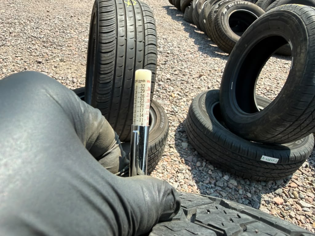 225/70R16 Pair (2 Used Tires) Vredestein Pinza
