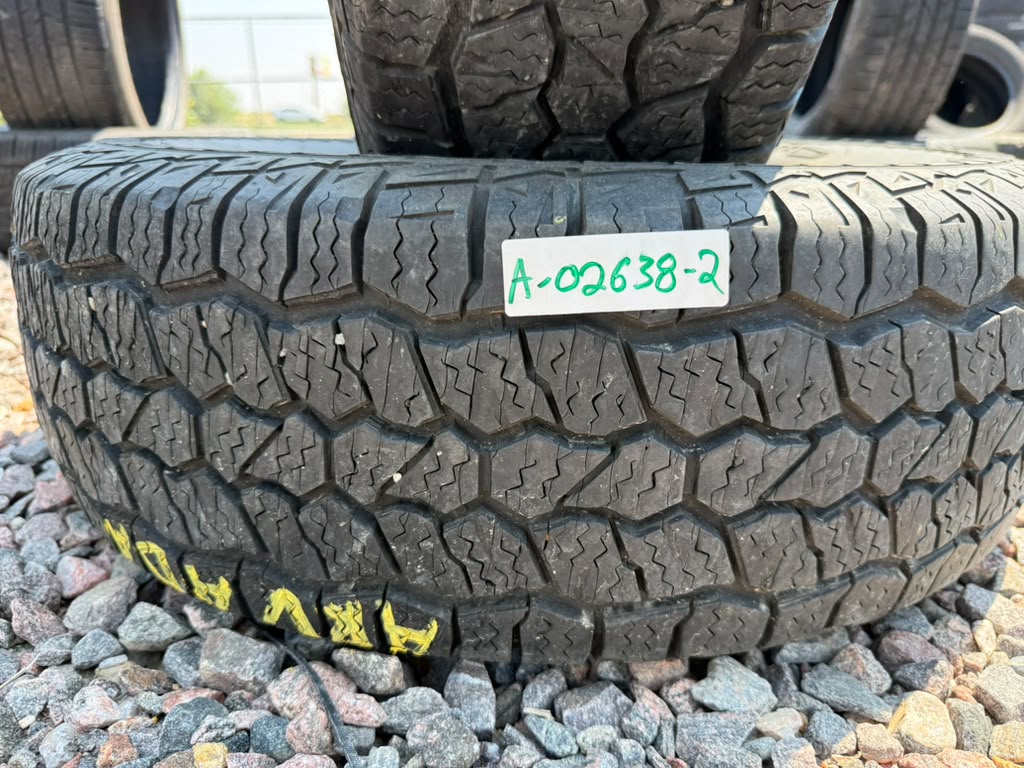 225/70R16 Pair (2 Used Tires) Vredestein Pinza