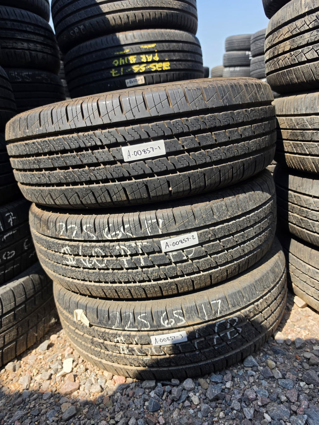 225/65R17 Pair (2 Used Tires) Lionhart Lionclaw HT