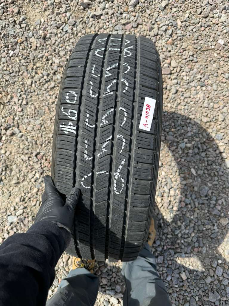 255/55R20 Single (1 Used Tire) Vredstein Pinza