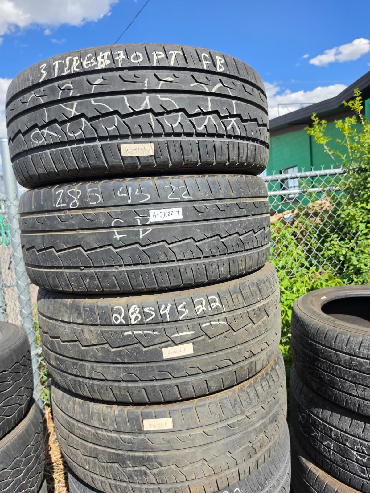 285/45R22 Set (4 Used Tires) Ironman iMove G2