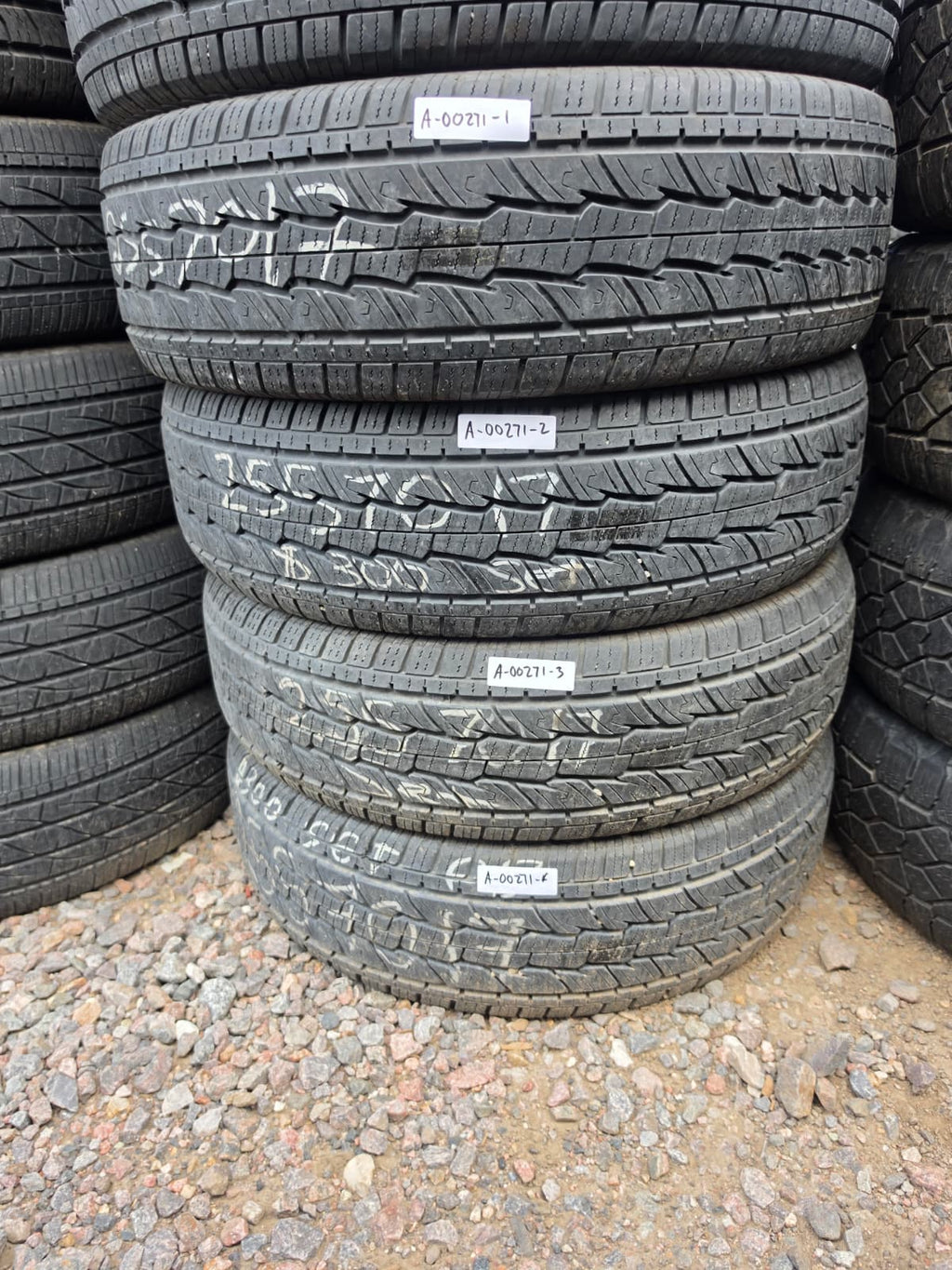 255/70R17 Set (4 Used Tires) General Grabber(HTS)