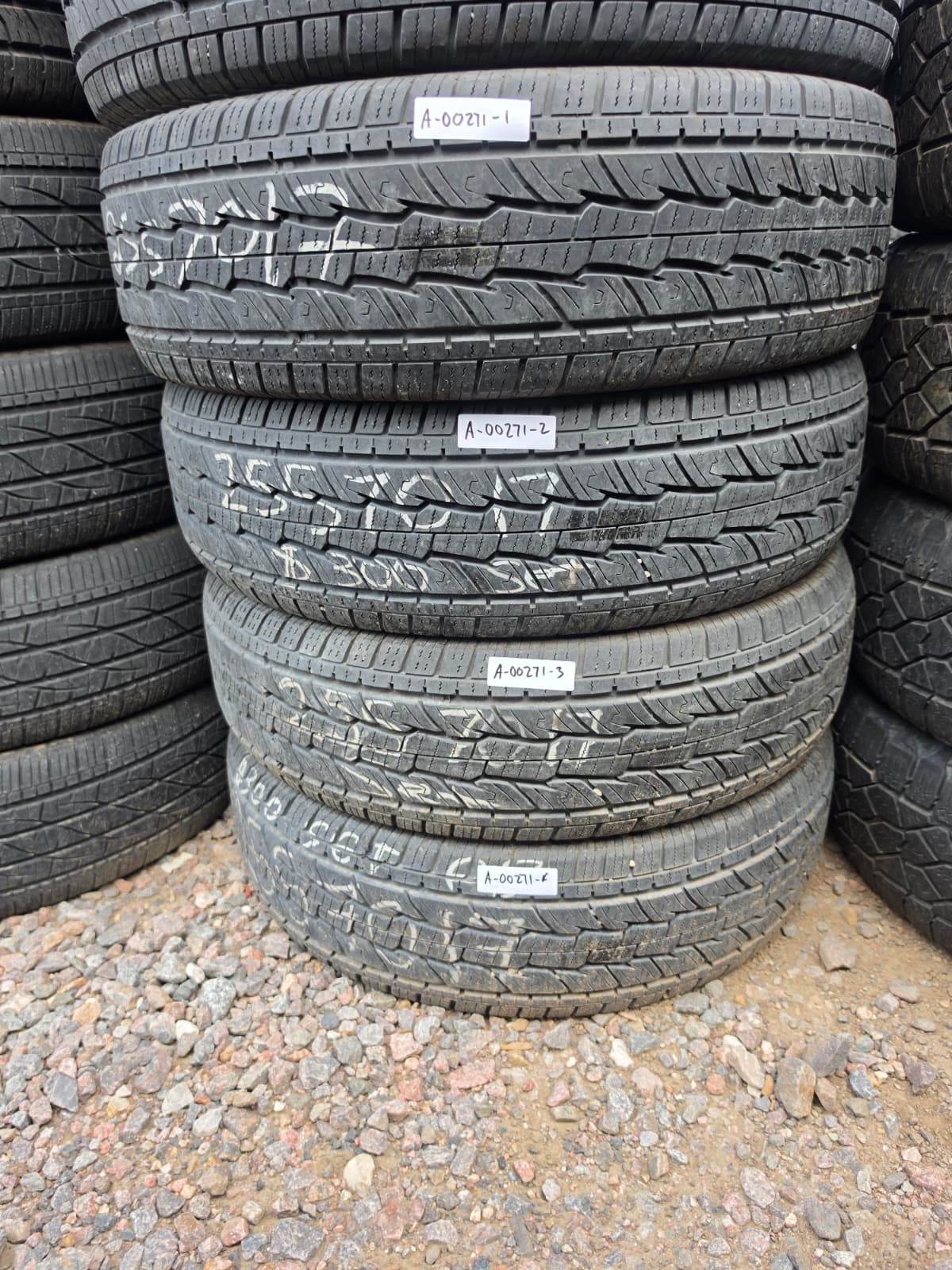 255/70R17 Set (4 Used Tires) General Grabber(HTS)